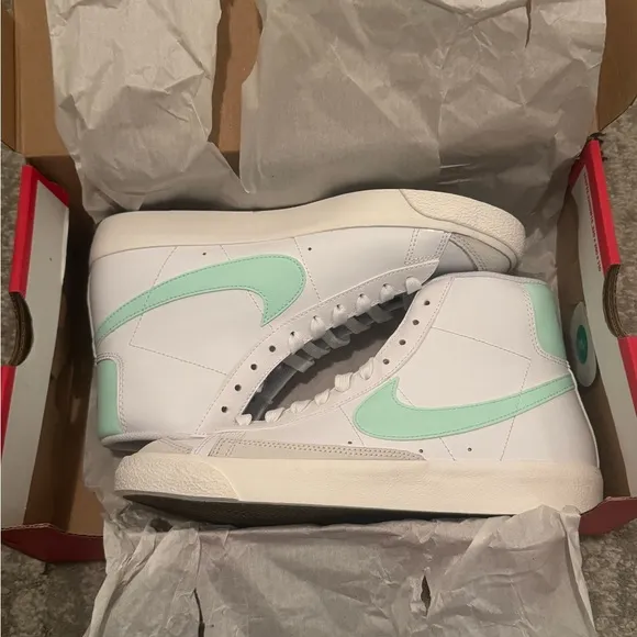Nike Blazer Mid 77