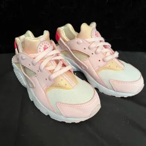 Nike Girls Pink Air Huarache Size 2  DS-034