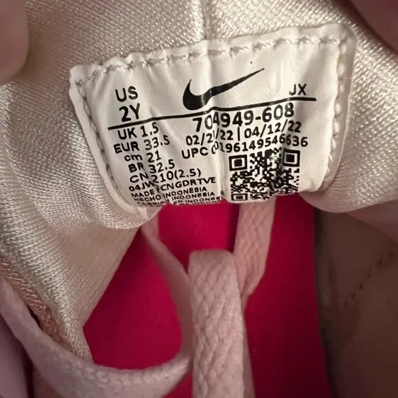 Nike Girls Pink Air Huarache Size 2  DS-034