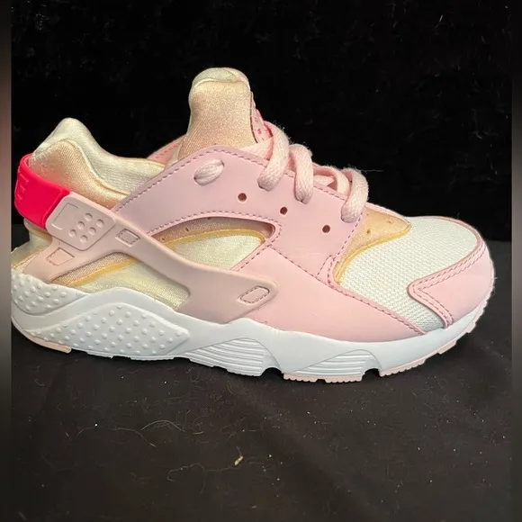 Nike Girls Pink Air Huarache Size 2  DS-034