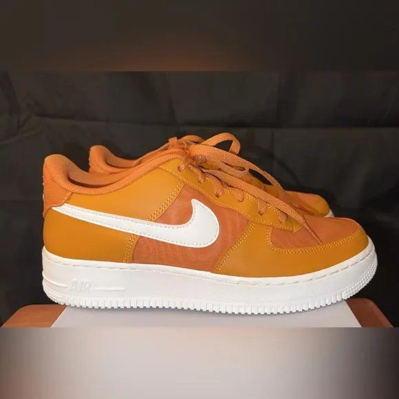 Nike (GS) Air Force 1 LV8 2 Monarch/Sail- 7Y/W8.5