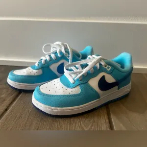 Nike- Kids' Air Force 1 LV8 Sneaker