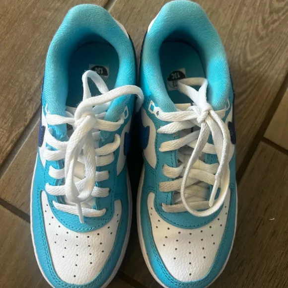Nike- Kids' Air Force 1 LV8 Sneaker