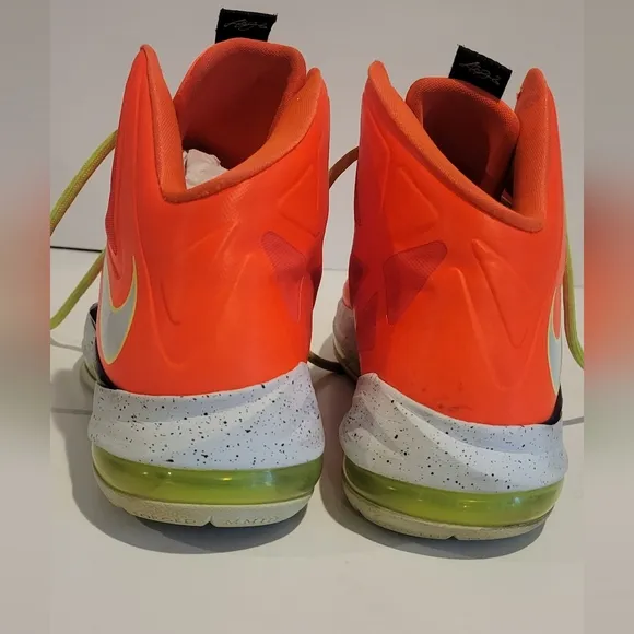 Nike Lebron 10 Bright Crimson - Size 6.5Y -