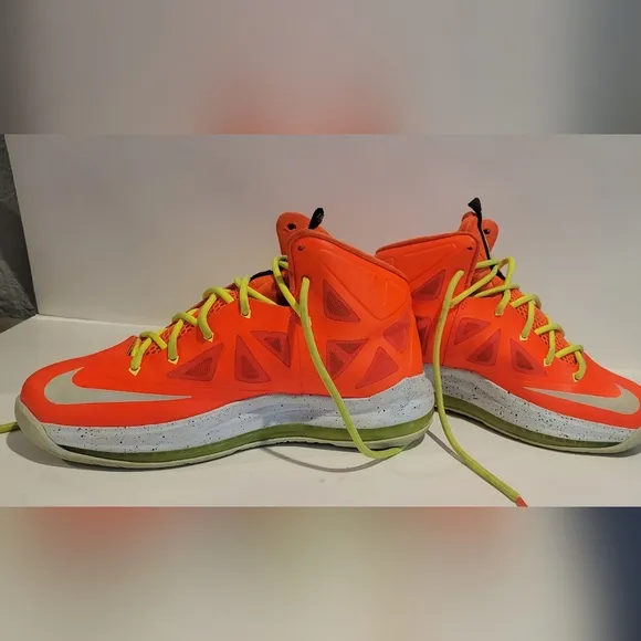 Nike Lebron 10 Bright Crimson - Size 6.5Y -