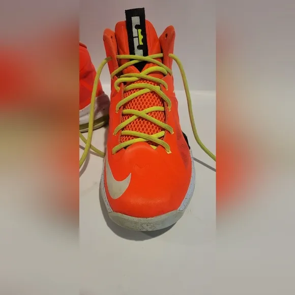 Nike Lebron 10 Bright Crimson - Size 6.5Y -