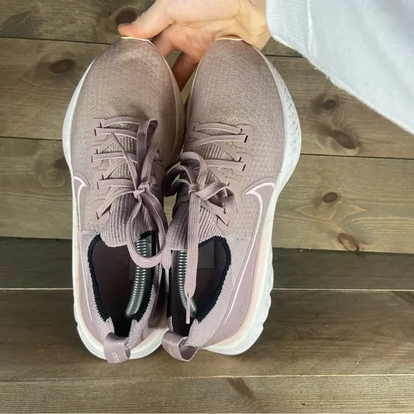Nike react infinity run flyknit women size 10 shoes purple running sneakers