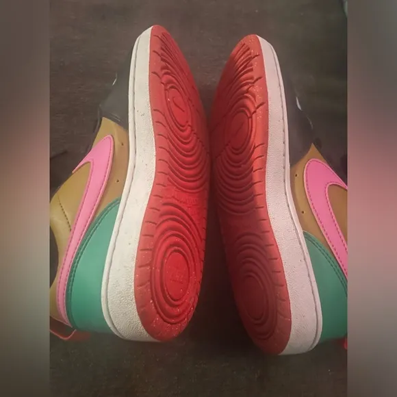 NIKE Sneakers Women's and Youth Size/Unisex
