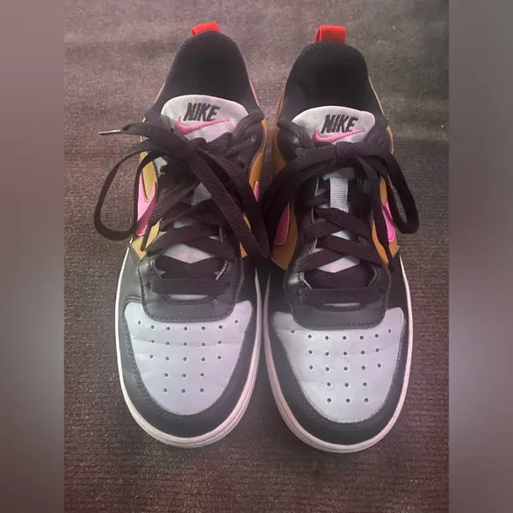NIKE Sneakers Women's and Youth Size/Unisex