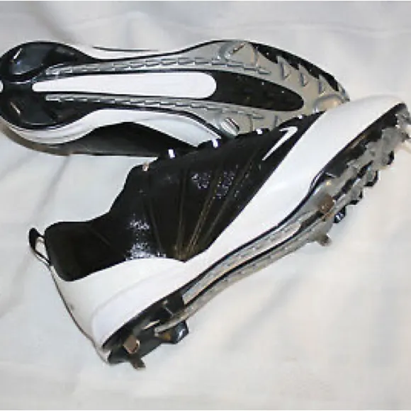 Nike Speed Cleats sz 15 NEW Sneakers Athletic Shoes Golf Baseball Field Sports