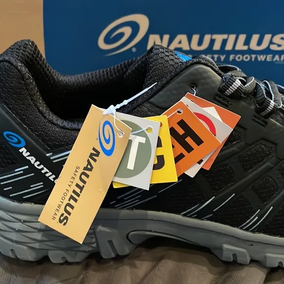 NWT Nautilus N1900 Stratus Safety Shoes Mens 11.5 NICE!