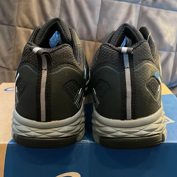 NWT Nautilus N1900 Stratus Safety Shoes Mens 11.5 NICE!