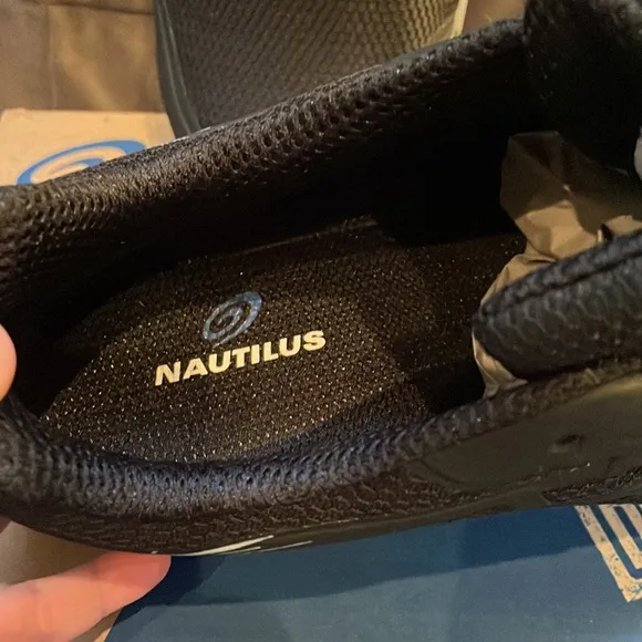 NWT Nautilus N1900 Stratus Safety Shoes Mens 11.5 NICE!