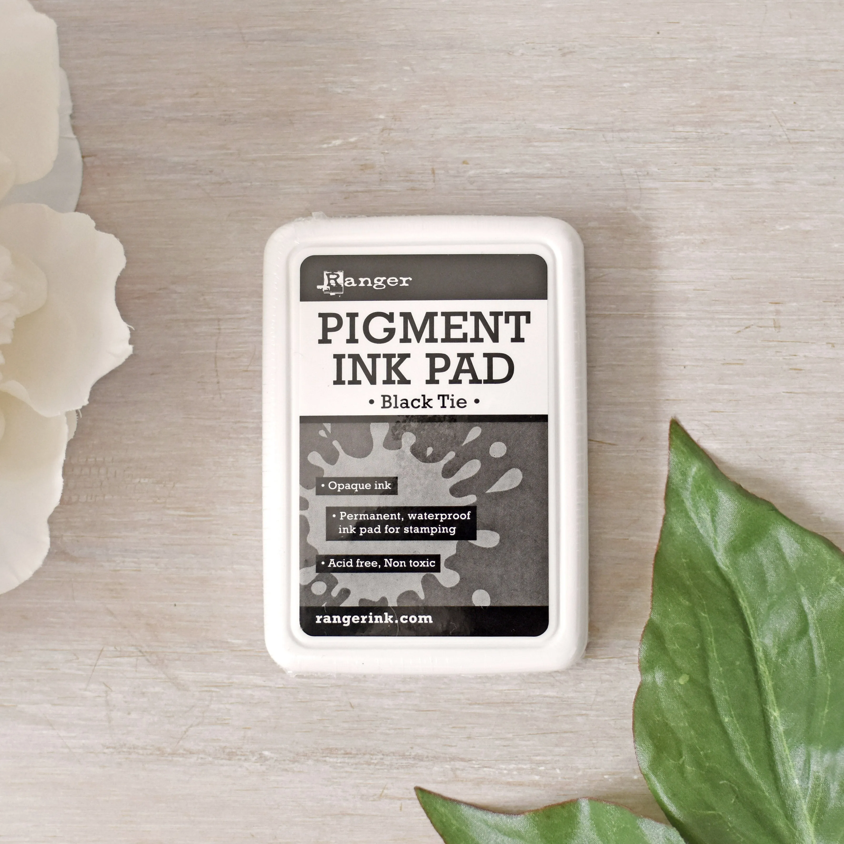 Ranger Pigment Ink Pad - Black or White