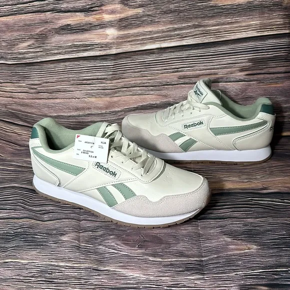 Reebok Harman Run Mens Size 9.5 Cream / Light Green Leather Shoes NWT