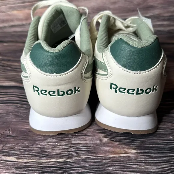 Reebok Harman Run Mens Size 9.5 Cream / Light Green Leather Shoes NWT