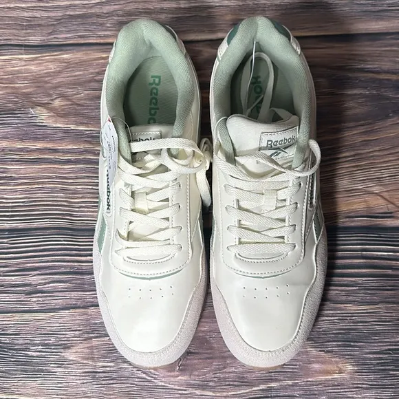 Reebok Harman Run Mens Size 9.5 Cream / Light Green Leather Shoes NWT