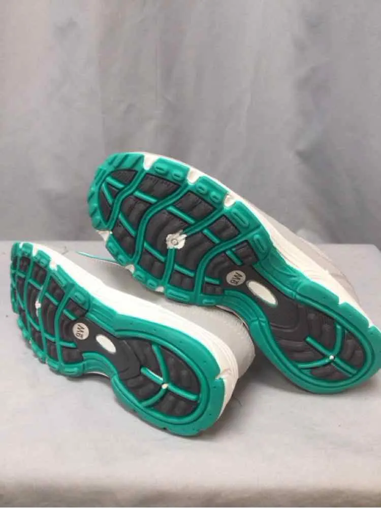 SIZE 9 W Ladies SHOES