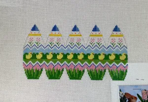 Susan Roberts Needlepoint 402 Chick Row, 3D Stand up