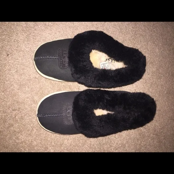 Ugg slip on shoes