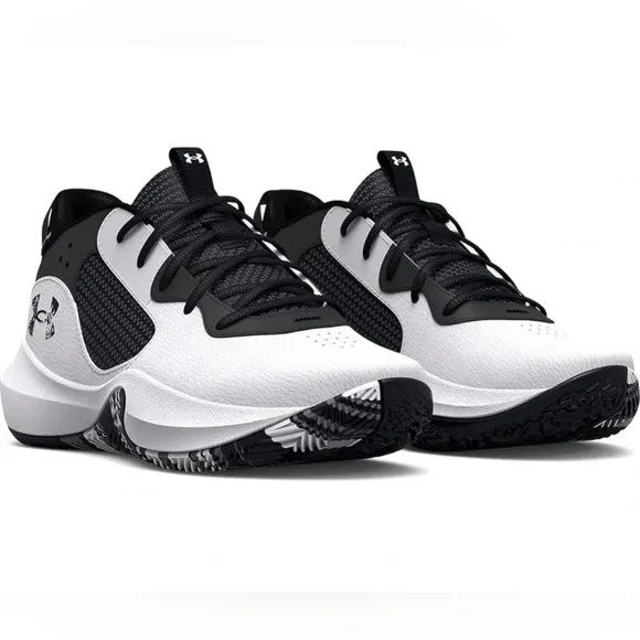 Under Armour Black and White Tennis Basketball Shoe- Size 2.5