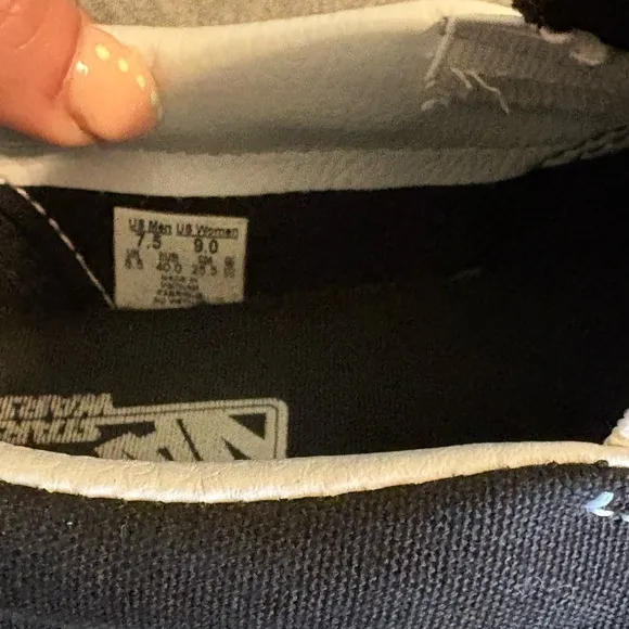 Vans mens 7.5 women’s 9 Star Wars Slip-On Shoes - Black