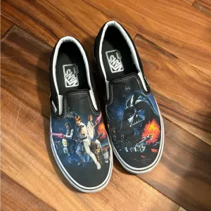 Vans mens 7.5 women’s 9 Star Wars Slip-On Shoes - Black