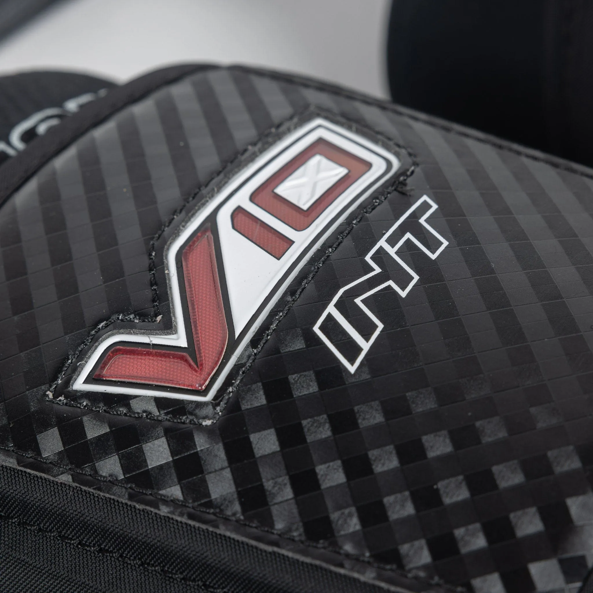 Vaughn Velocity V10 Intermediate Goalie Knee Pads