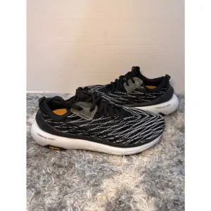 Women's Brandblack Sneakers Shoes Size 7.5 Black White tarantula